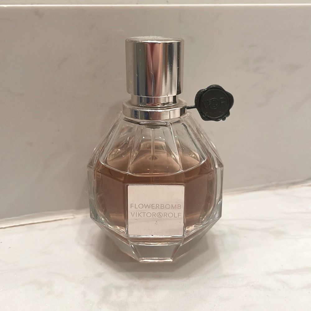 Viktor & Rolf Flower Bomb Perfume